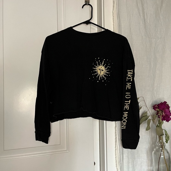 Zodiac Crop Top - Picture 3 of 5